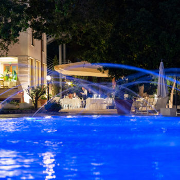 Piscina di notte